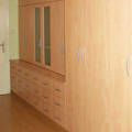 Einbauschrank in Massivholz-Ausführung 1